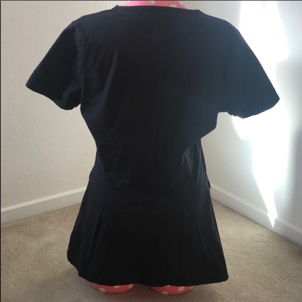 Jaannu scrub top - Picture 3 of 5